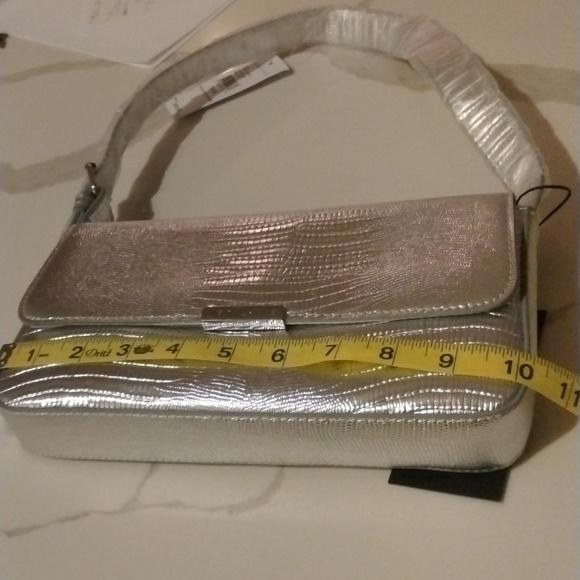Kendall & Kylie Silver shoulder bag textured print - Picture 4 of 7